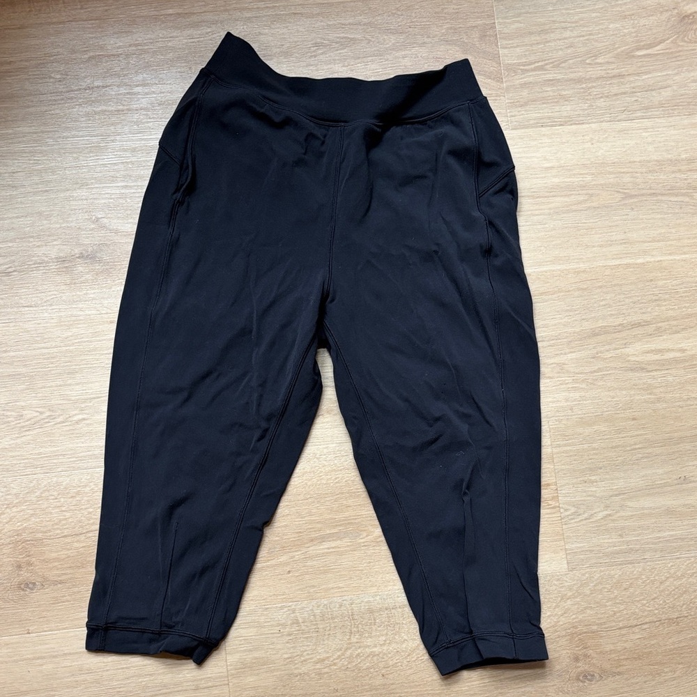 lululemon athletica Black Capris